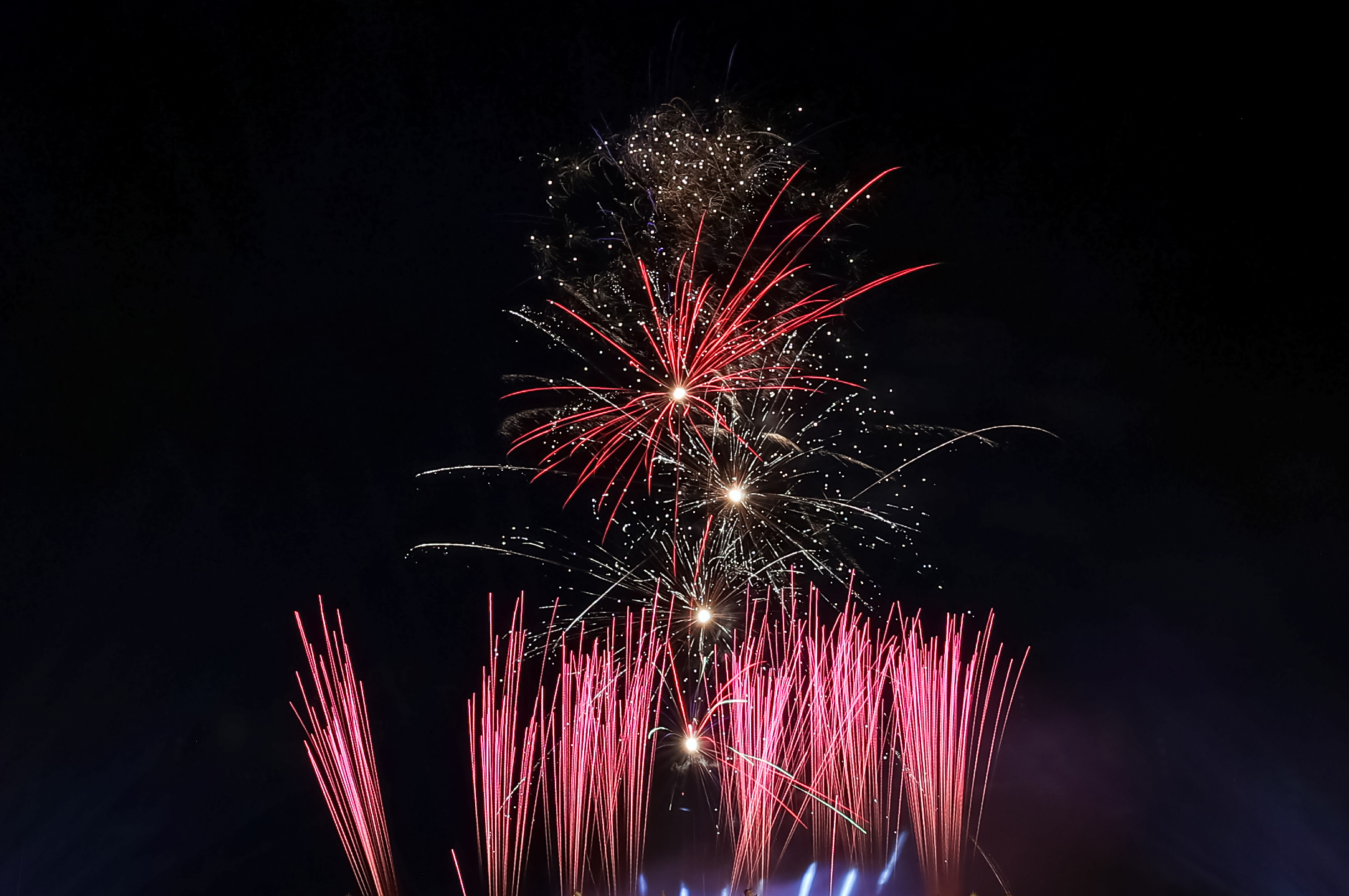 Công ty CP Đầu tư NewLand tài trợ 1,5 tỷ đồng bắn pháo hoa Tết Nguyên đán