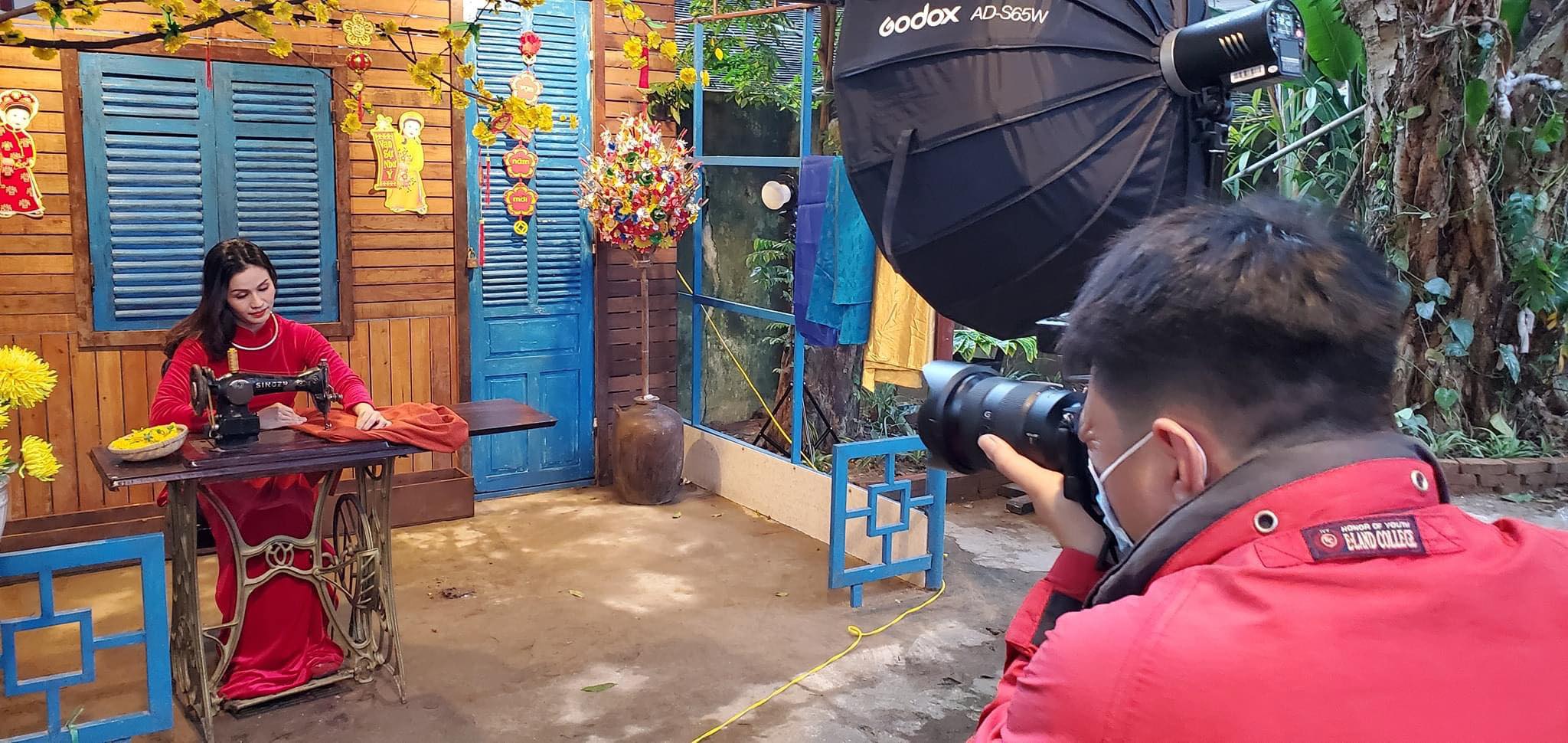 Nhiếp ảnh gia đắt khách dịp Tết