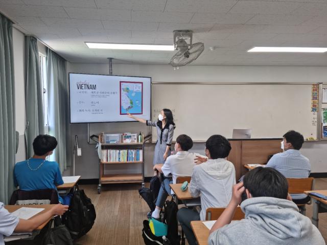 Cô gái Huế lan tỏa văn hóa Việt trên đất Hàn