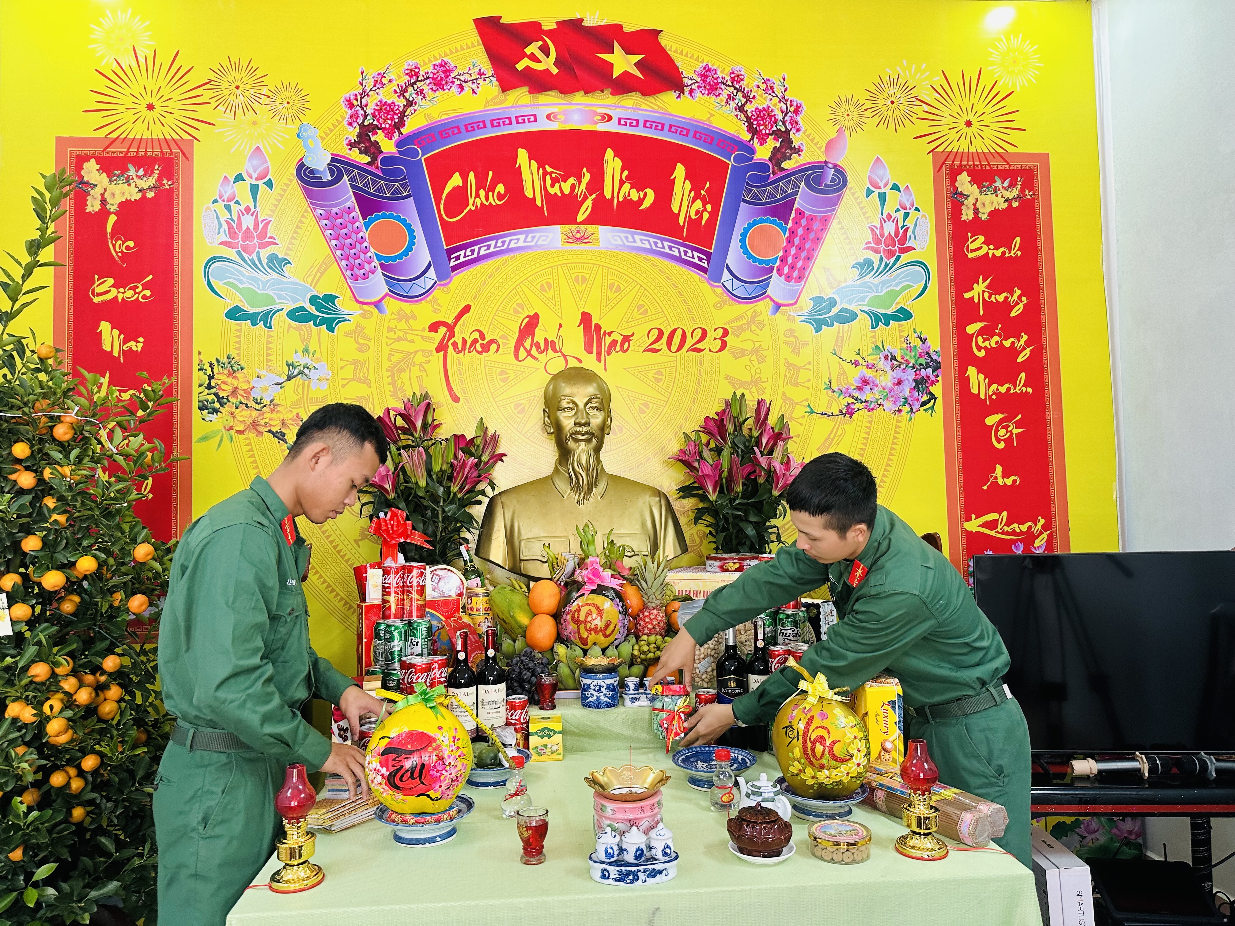 Vui xuân cùng chiến sĩ