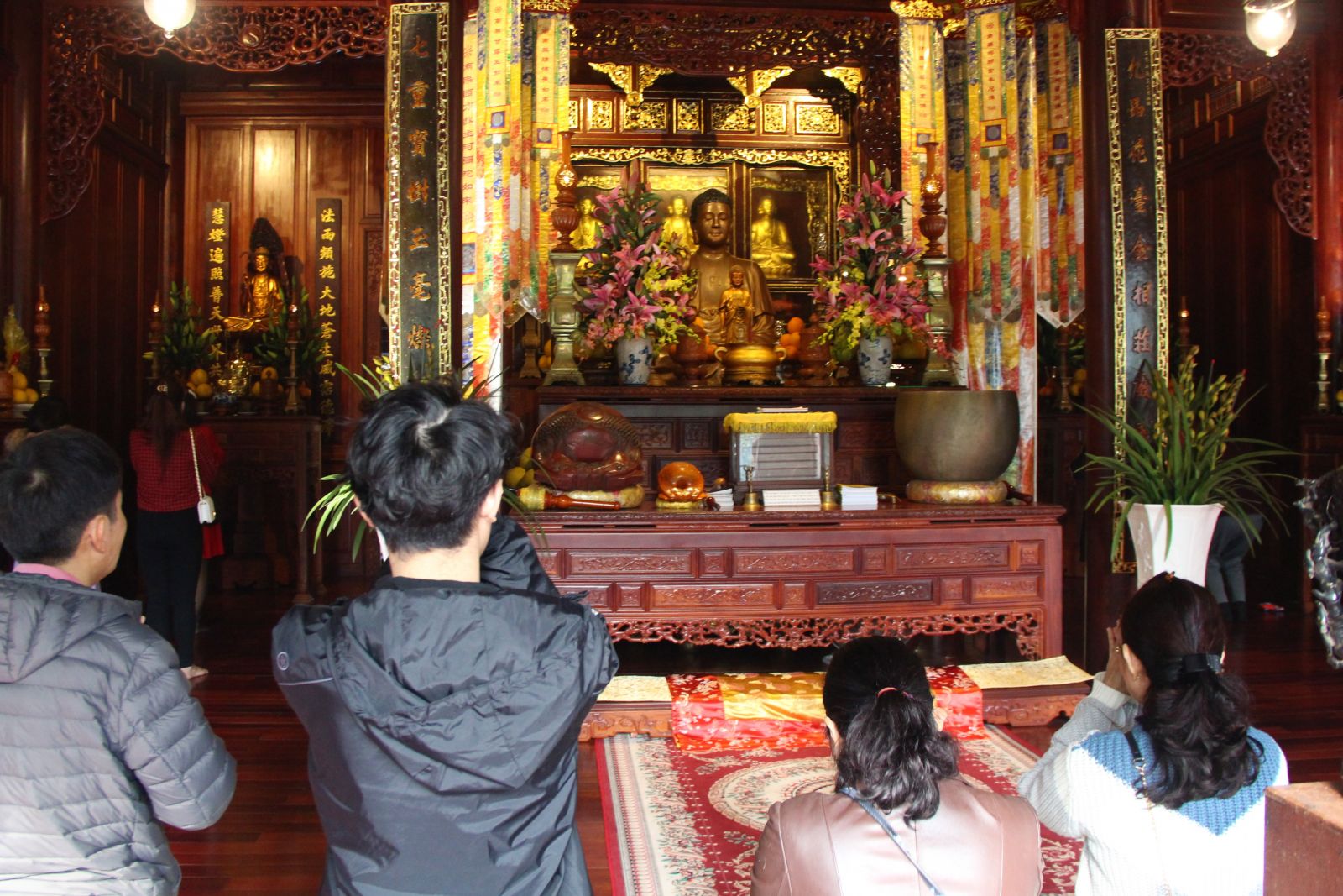 People going to pagodas to worship Buddha in beautiful weather