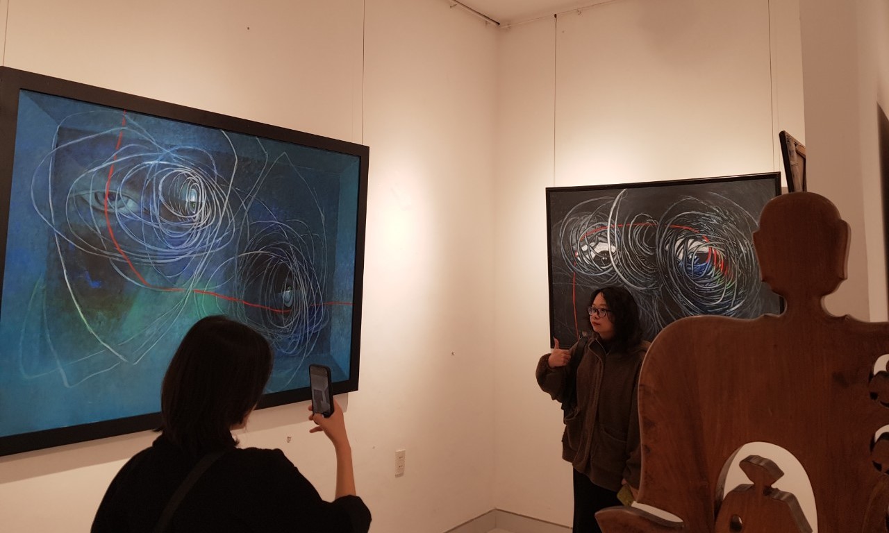 Làm việc xuyên Tết để đón khách tham quan