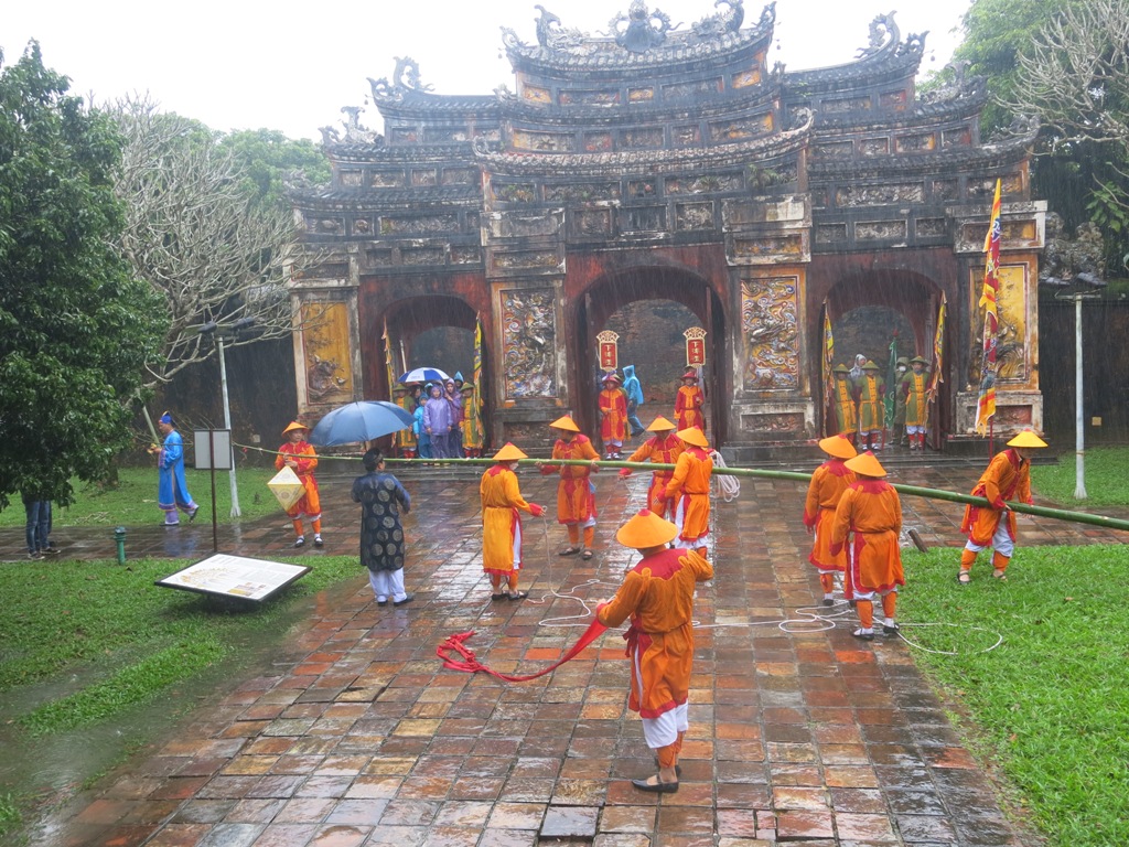 Lowering Neu pole and opening the seal to greet new year