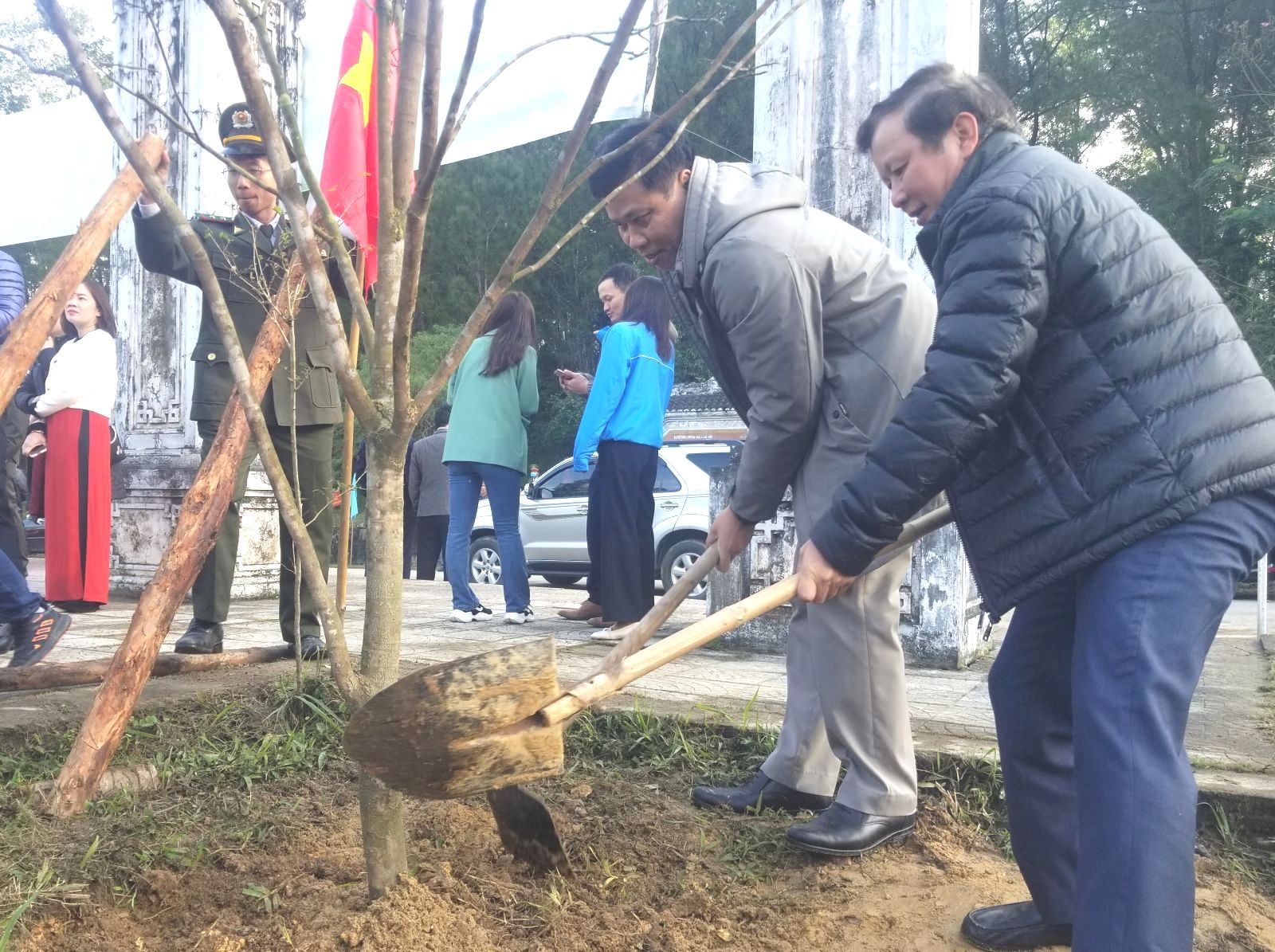 Trồng rừng để tạo thêm điểm tham quan, du lịch