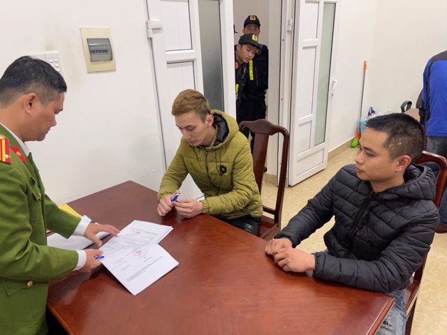 Phát hiện 16 đối tượng mua bán, sử dụng ma túy trong quán karaoke