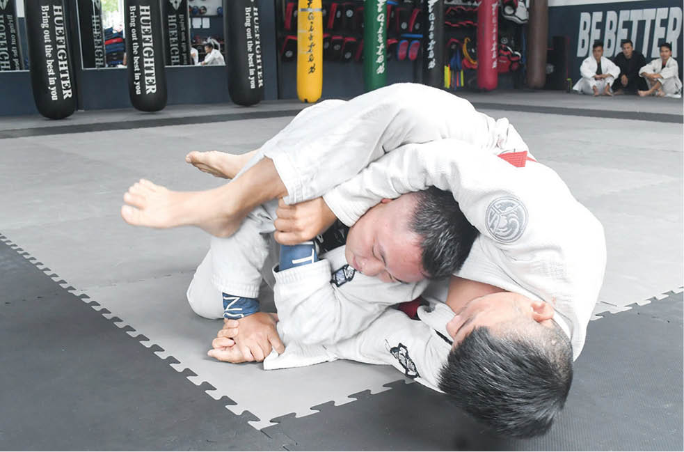 Đầu năm, cùng hy vọng với Jujitsu