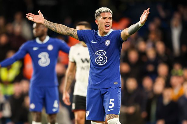 Enzo Fernandez ra mắt ấn tượng nhưng The Blues vẫn không thắng