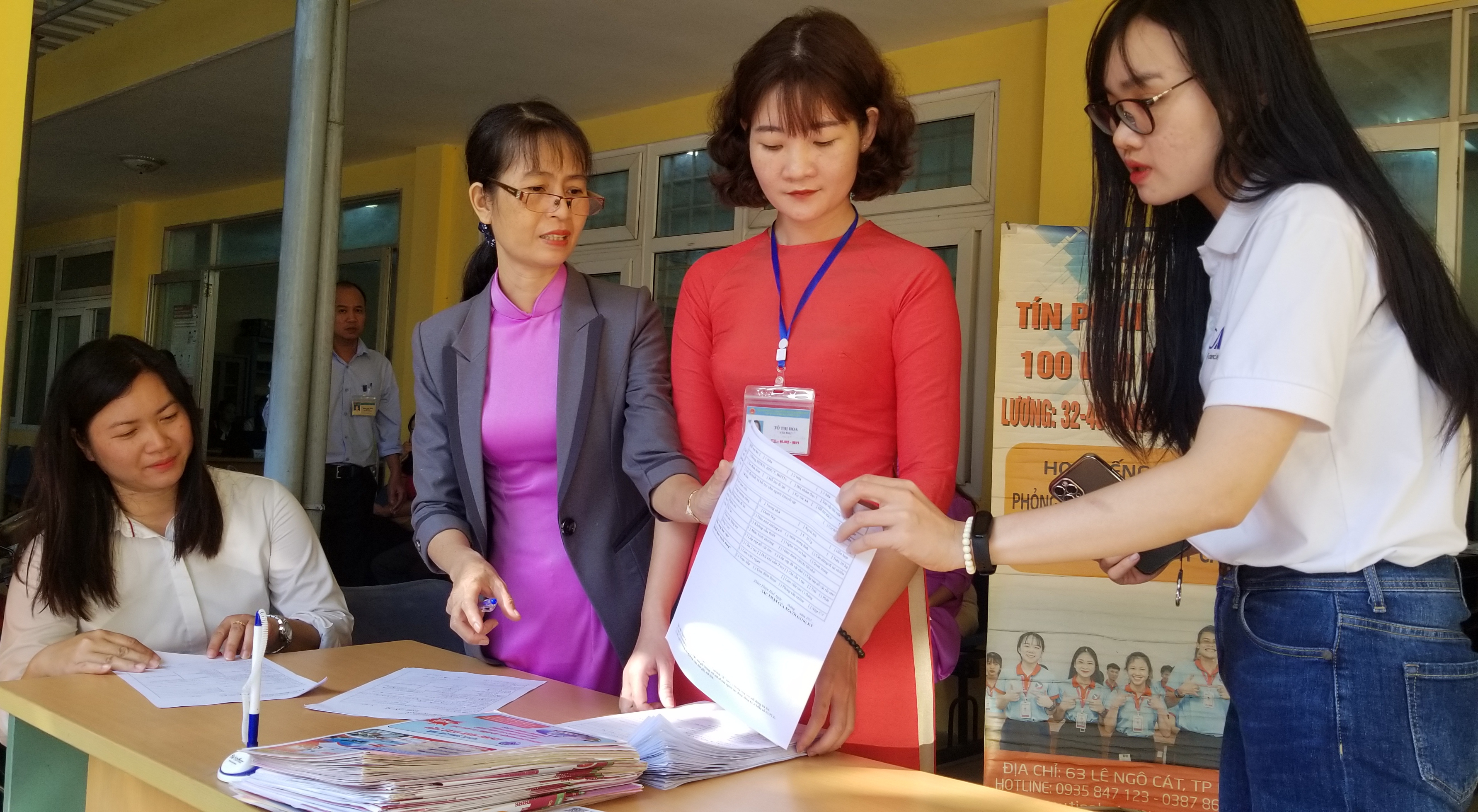 Hàng ngàn vị trí việc làm cho người ứng tuyển