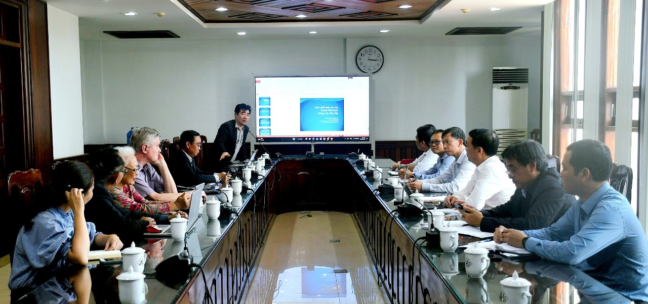 Bí thư Thành ủy Huế tiếp Hiệp Hội Canada Vietnam Society