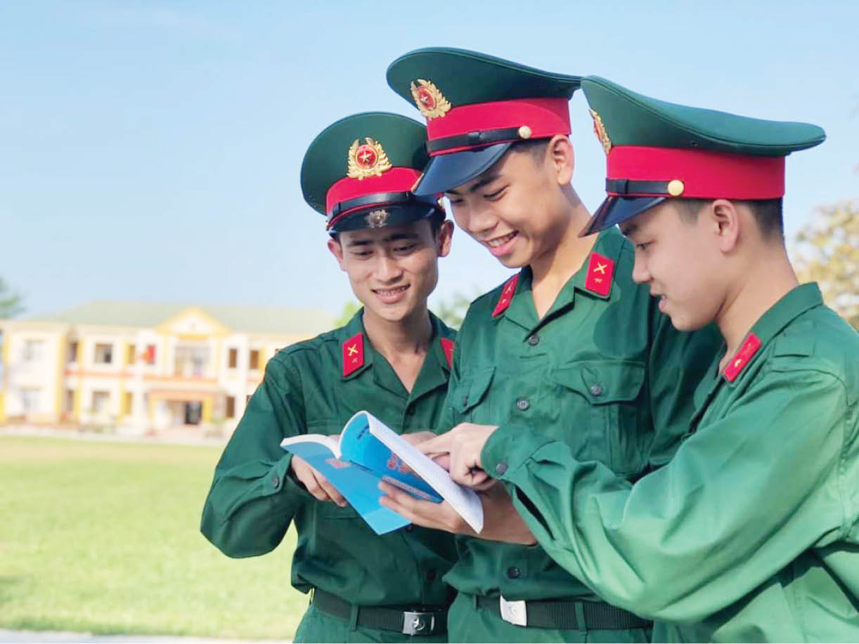 Trưởng thành từ quân ngũ