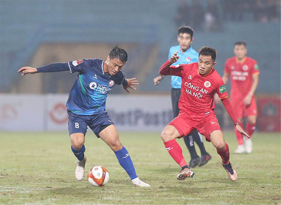 Bóng đá cũng “mạnh vì gạo…”