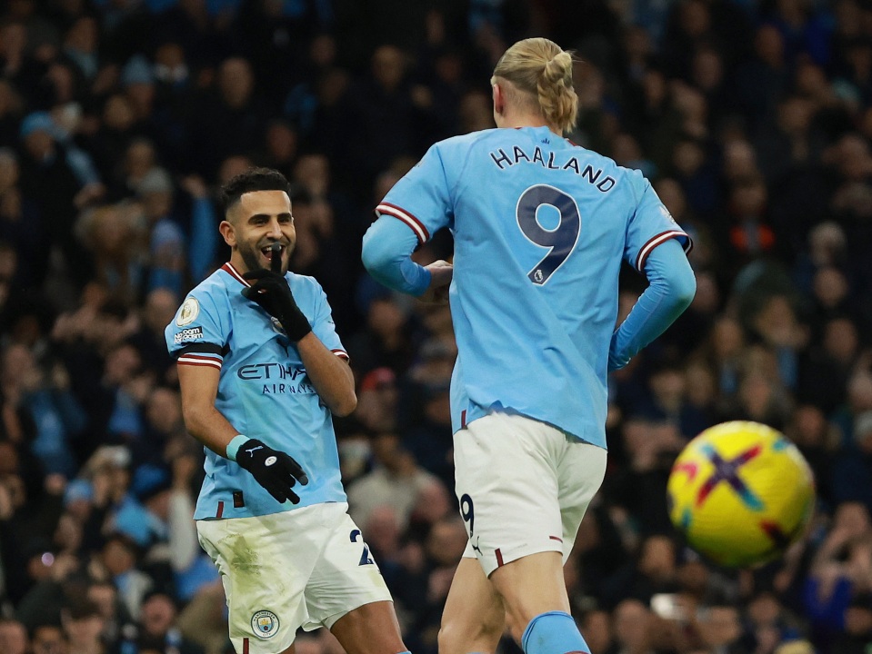 Mahrez tỏa sáng, Man City có thắng lợi thuyết phục