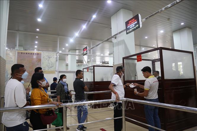 Ngành Y tế tăng cường giám sát dịch bệnh, nhất là khu vực cửa khẩu