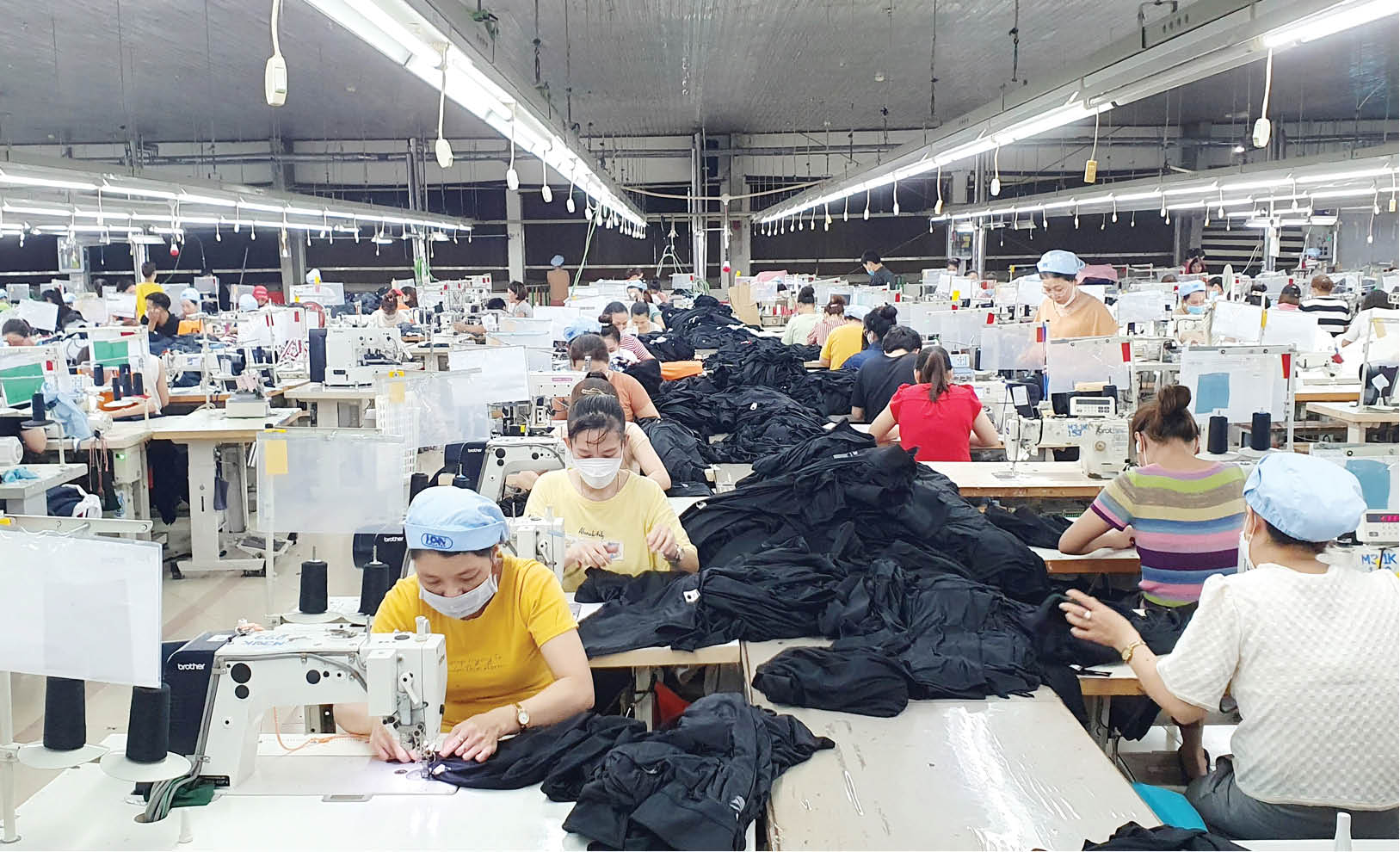 Dệt may Huế Điểm sáng trong bức tranh màu xám