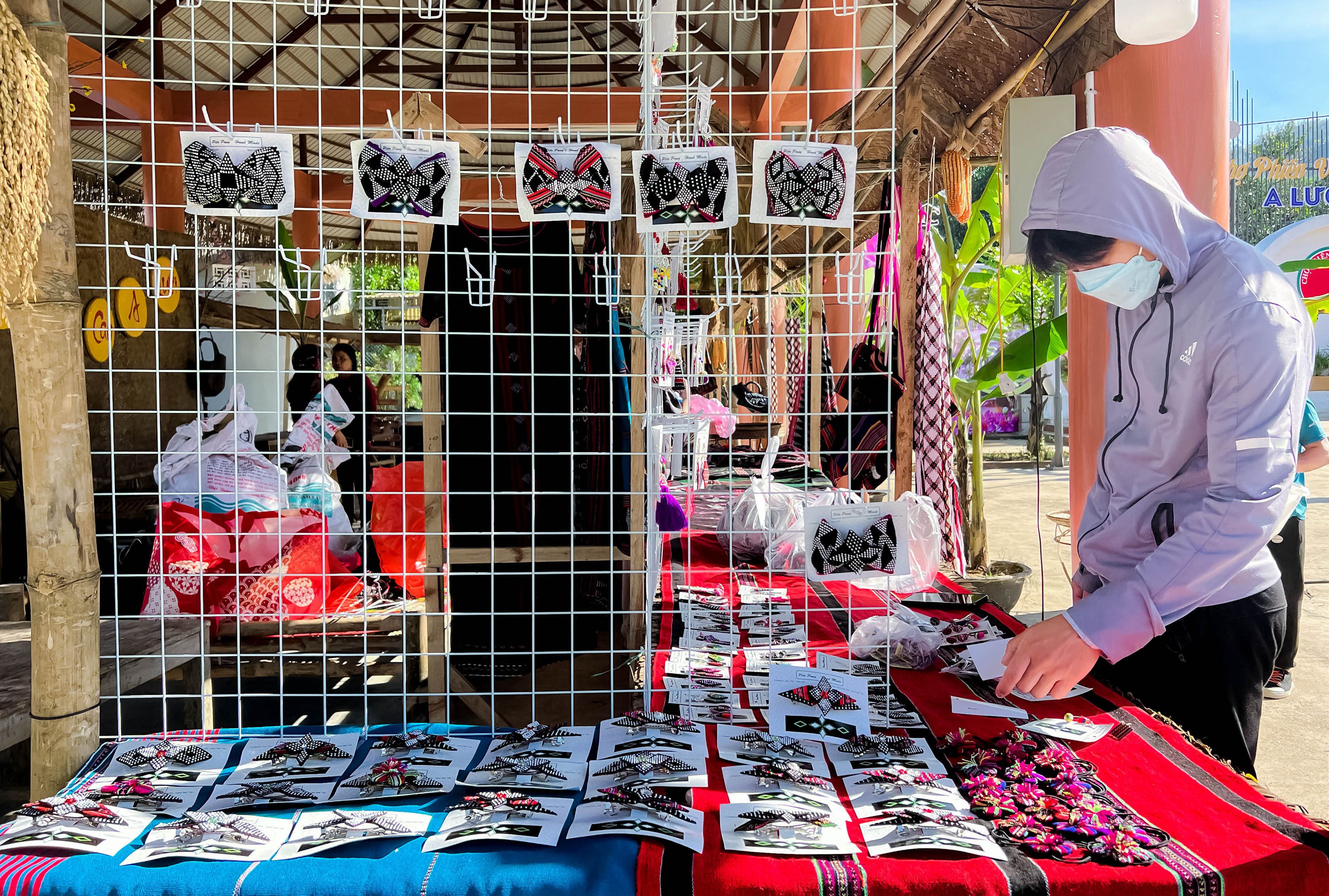 Những biến tấu từ vải dèng