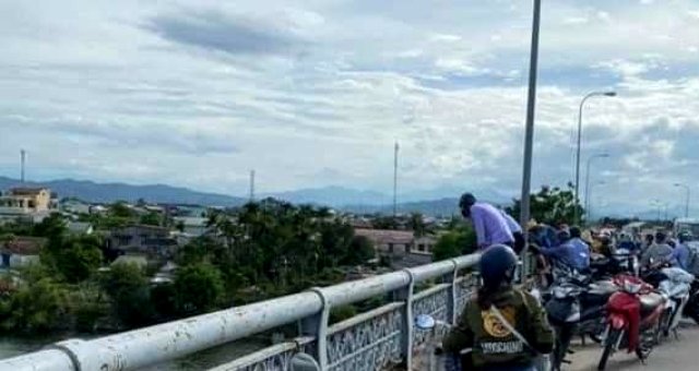 Phát hiện thi thể nam giới trên sông Hương, đoạn qua cầu chợ Dinh
