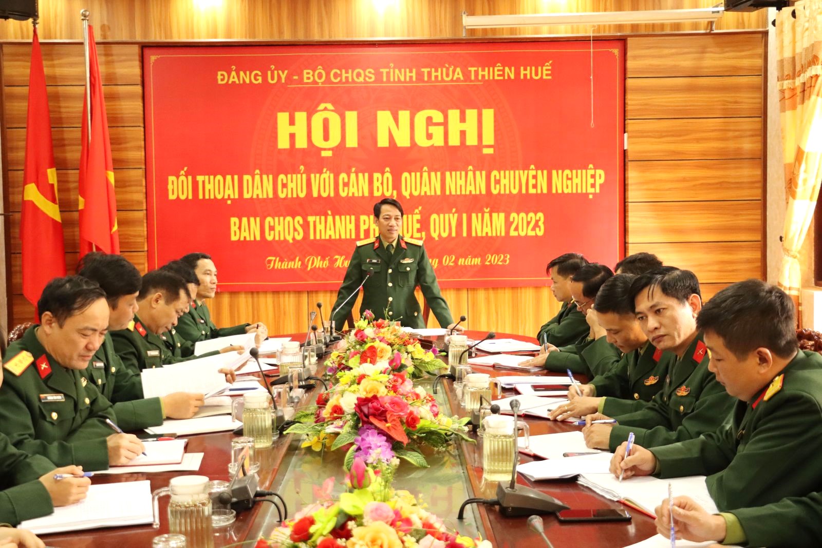 Kịp thời giải quyết vướng mắc cho cán bộ, nhân viên