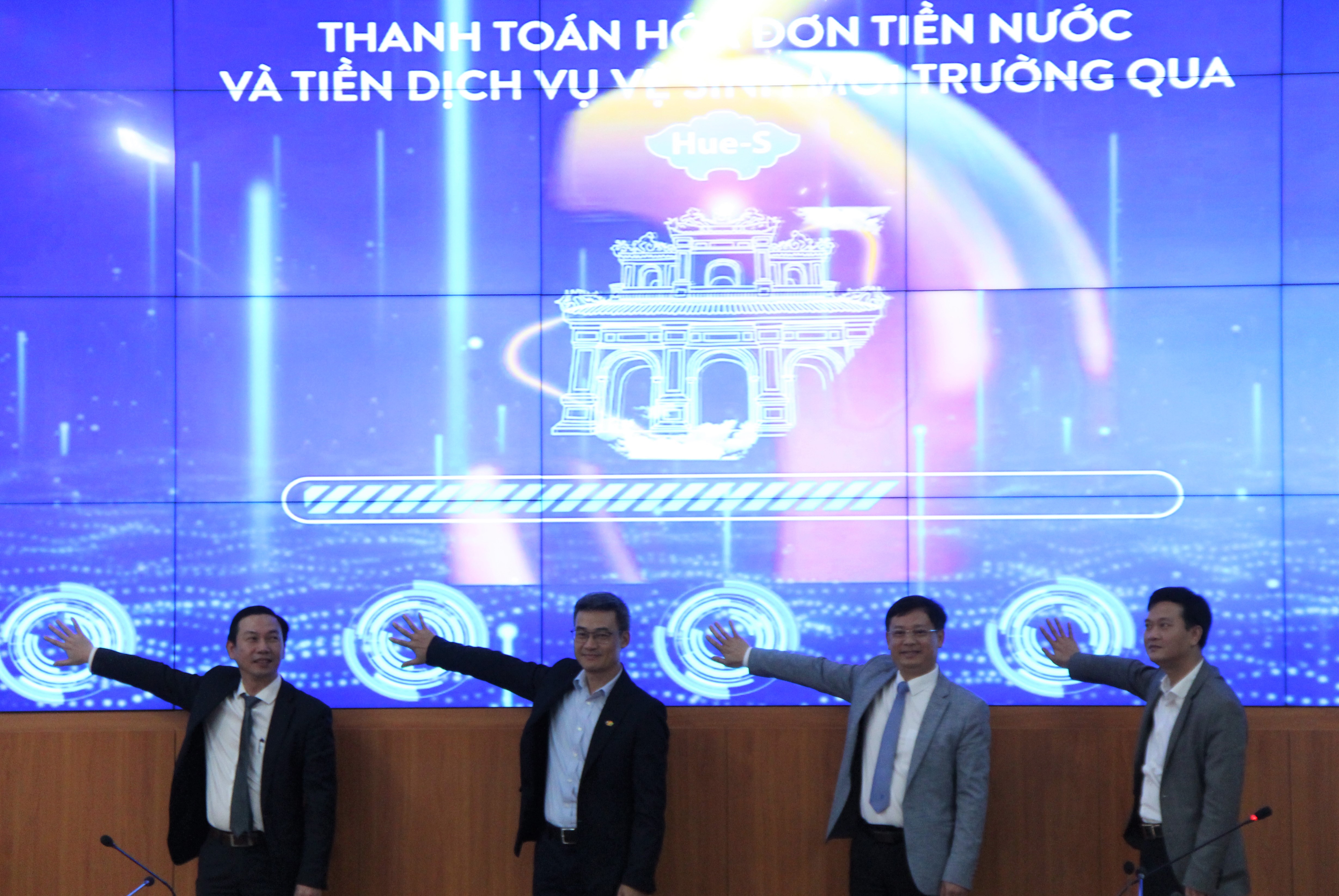 Ra mắt giải pháp thanh toán tiền nước, phí vệ sinh môi trường trên Hue-S