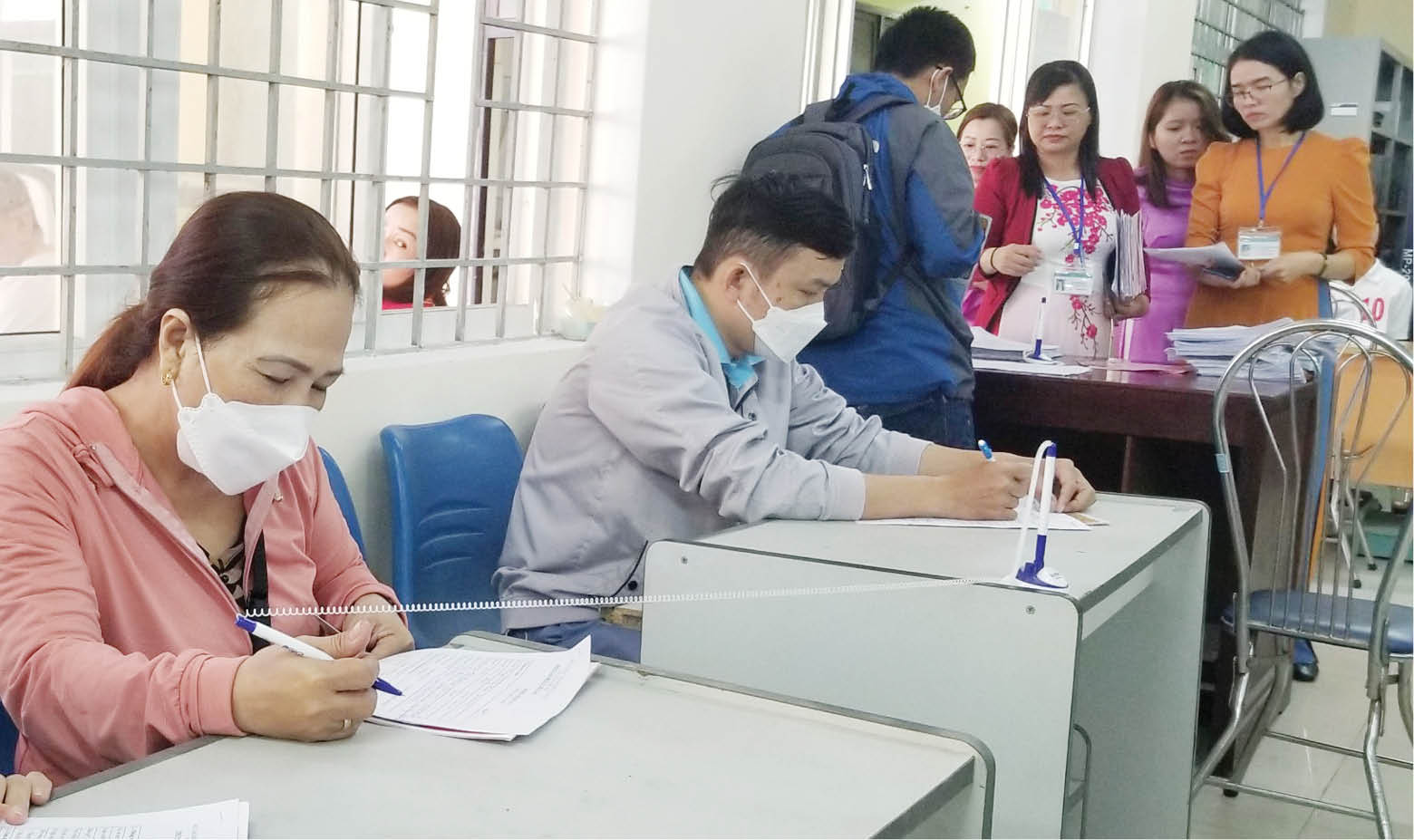 Gian nan tìm việc làm