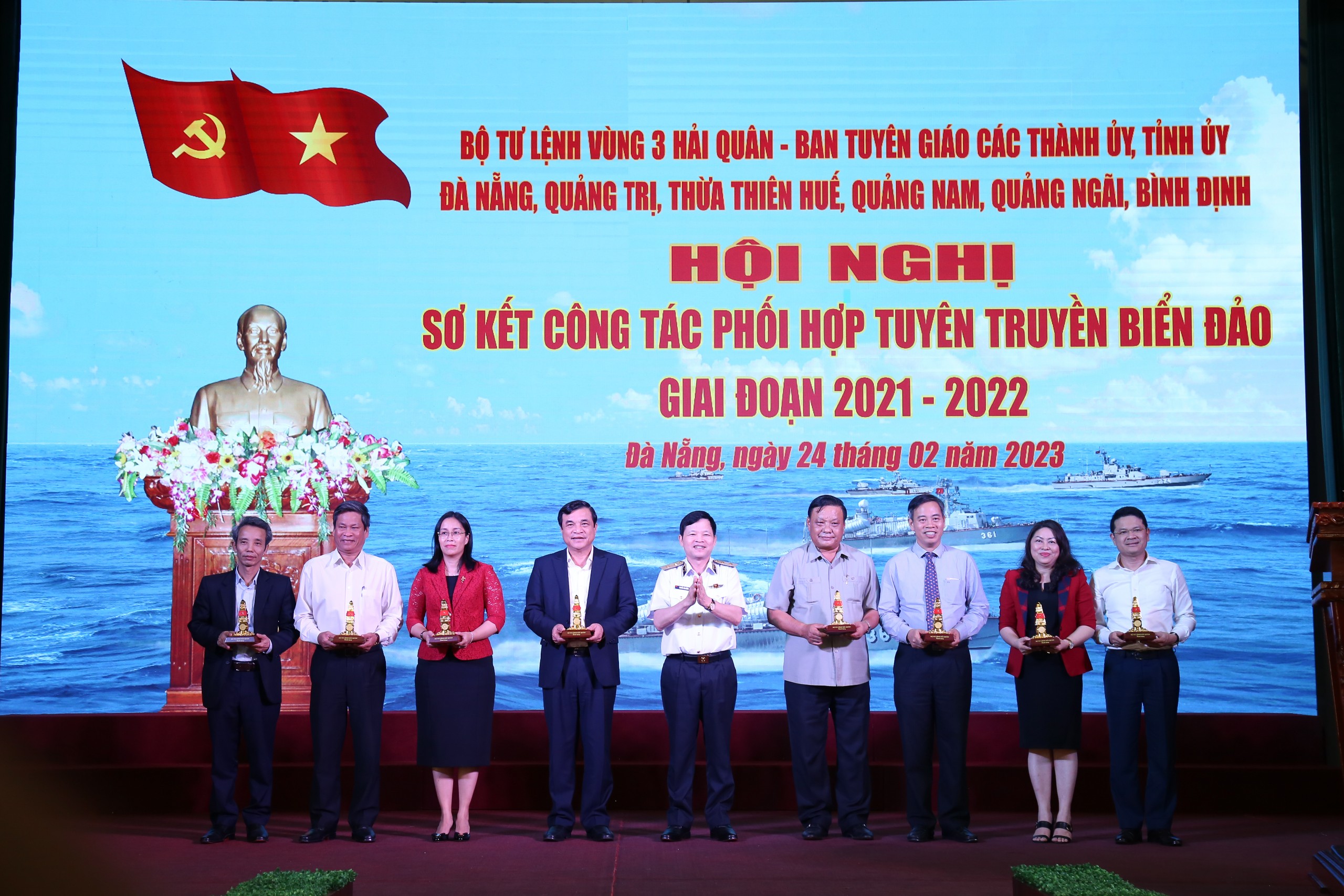 Ký kế hoạch phối hợp tuyên truyền biển, đảo năm 2023