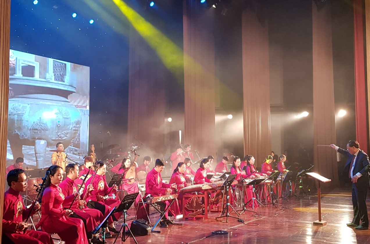 “Giai điệu mùa Xuân” mừng Đảng và xuân Quý Mão