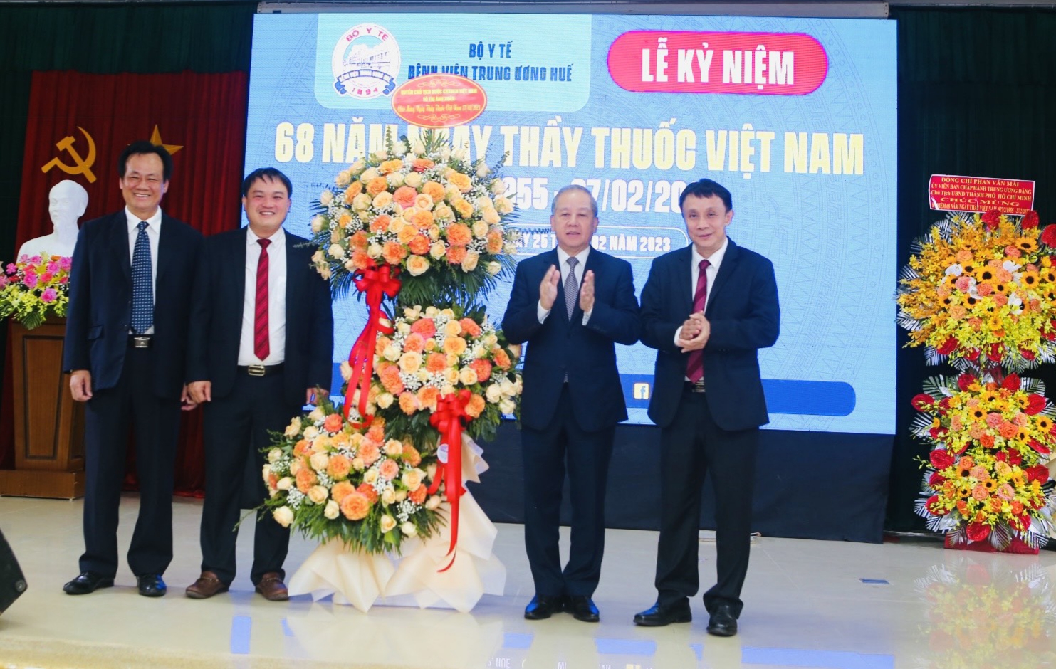 Không ngừng phát triển kỹ thuật chuyên sâu, cao cấp trong điều trị