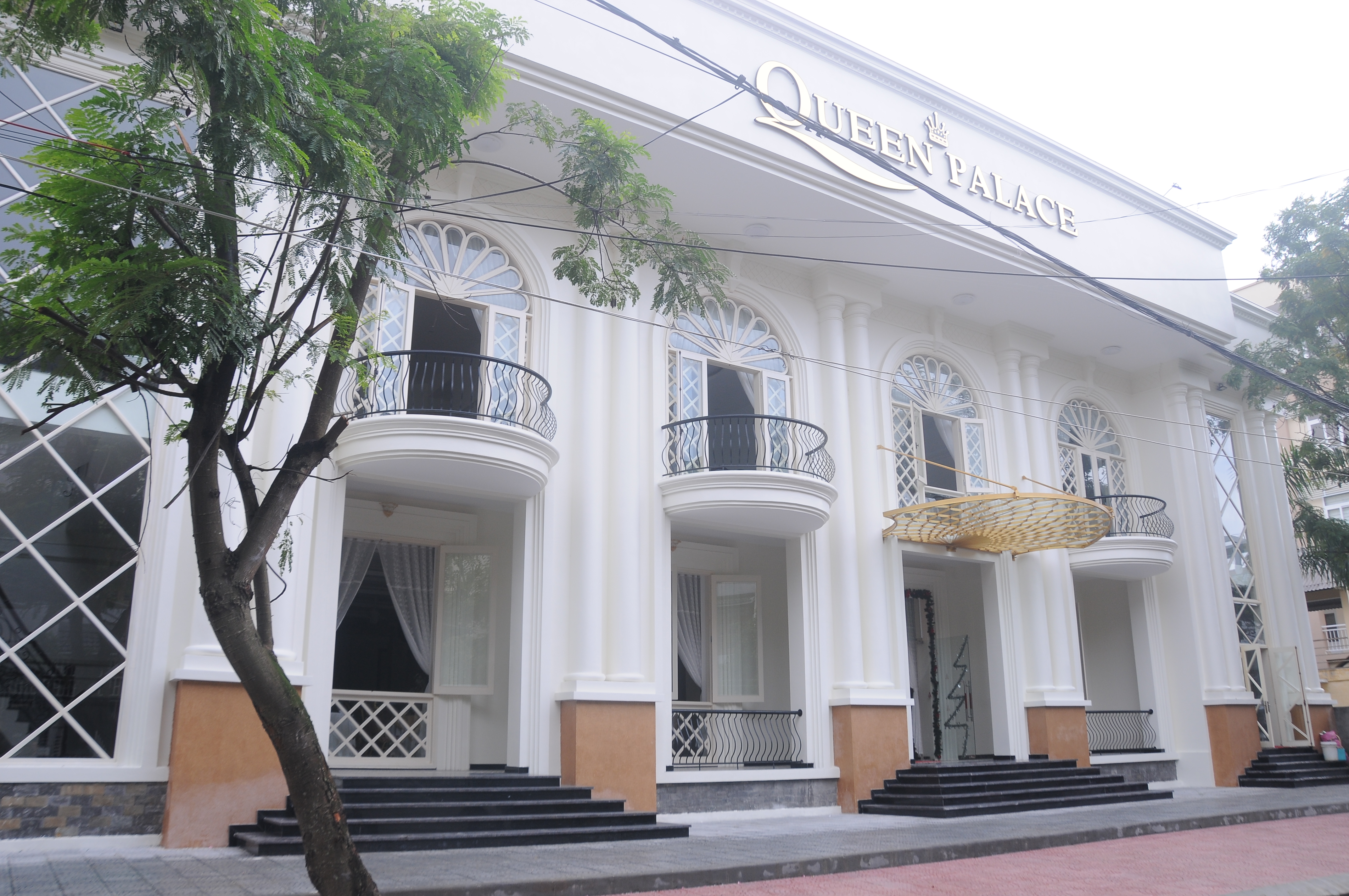 Nhà hàng Huế - Queen Palace