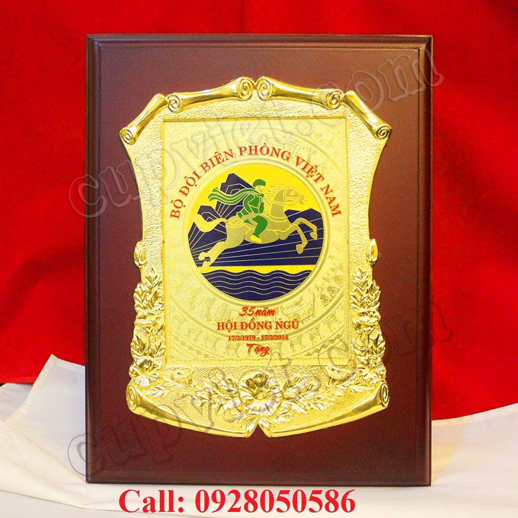 chuyên sản xuất Biểu trưng tri ân, biểu trưng vinh danh, Biểu trưng đồng lưu niệm,Bảng vinh danh đại lý ,Biểu trưng tri ân khách hàng Công ty ,Biểu trưng kỷ niệm