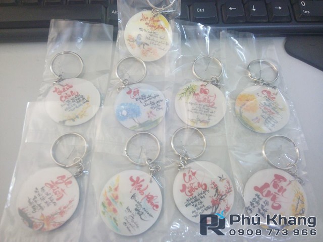 Móc khóa mica quà tặng giá rẻ