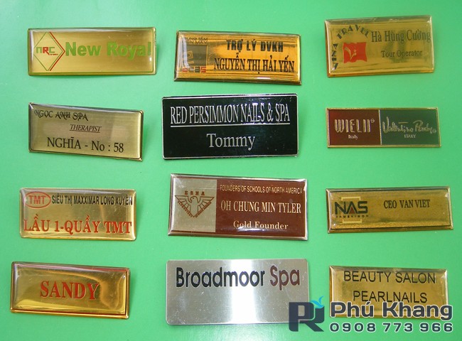 Sản xuất bảng tên nhân viên