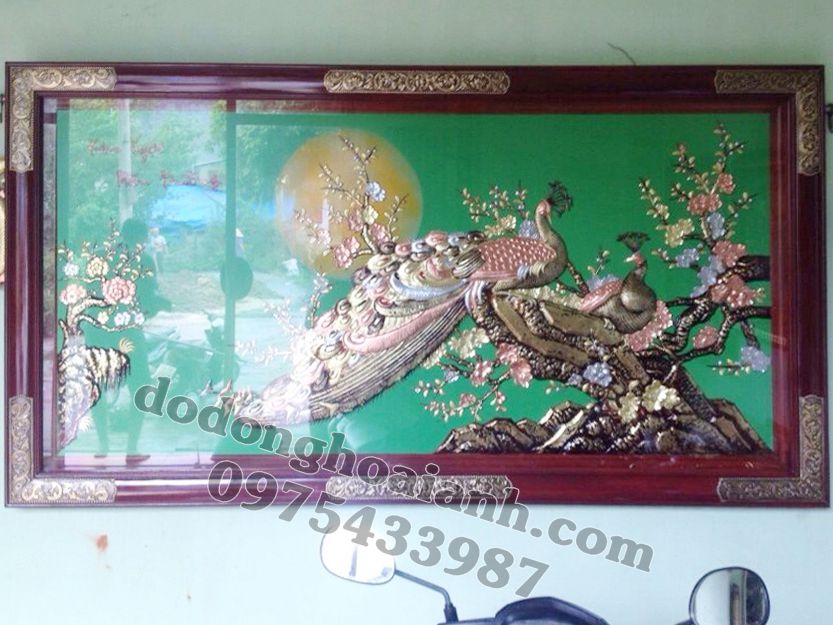 Tranh đồng công mai nền xanh - đồ đồng Hoài Ánh