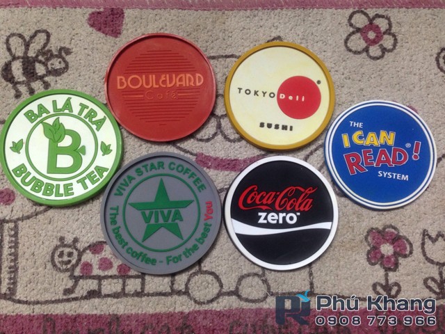 Cơ sở sản xuất lót ly nhựa, lót ly dập nổi, vòng tay cao su quà tặng