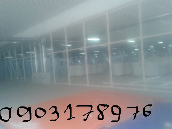 Vách ngăn kính nhà xưởng, vách ngăn kính