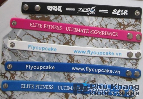 Sản xuất vòng tay nhựa dập nổi