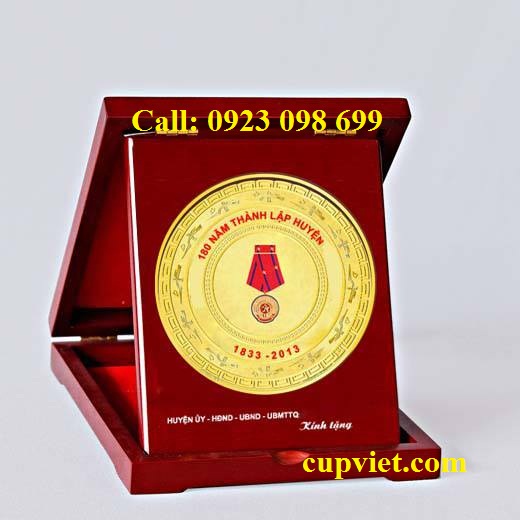 Bán đãi quà tặng, cung cấp đĩa đồng vinh danh, làm quà tặng lưu niệm, snr xuất đãi đồng đúc