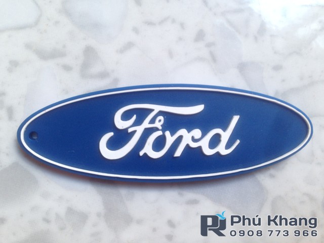 Làm vòng tay cao su giá rẻ, móc khóa cao su quảng cáo