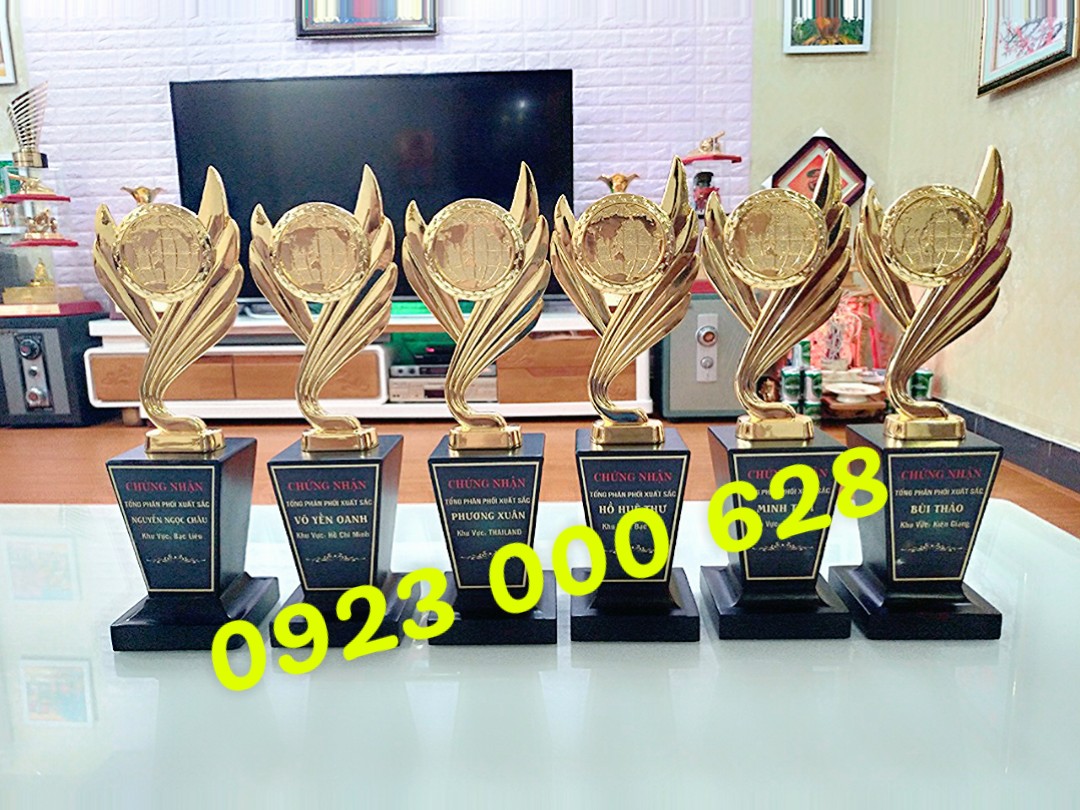 Cúp trao giải cuối năm,cúp vinh danh,cúp đồng tôn vinh