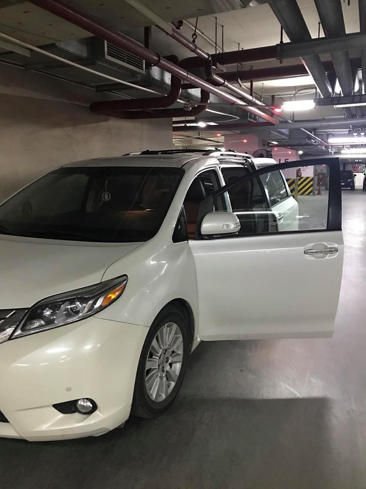 Bán xe Toyoya Sienna Limited đầy đủ nội thất ít đi còn mới toanh