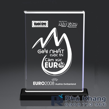 Sản xuất quà tặng tết kỷ niệm chương, quà tết kỷ niệm chương pha lê, quà để bàn giá rẻ