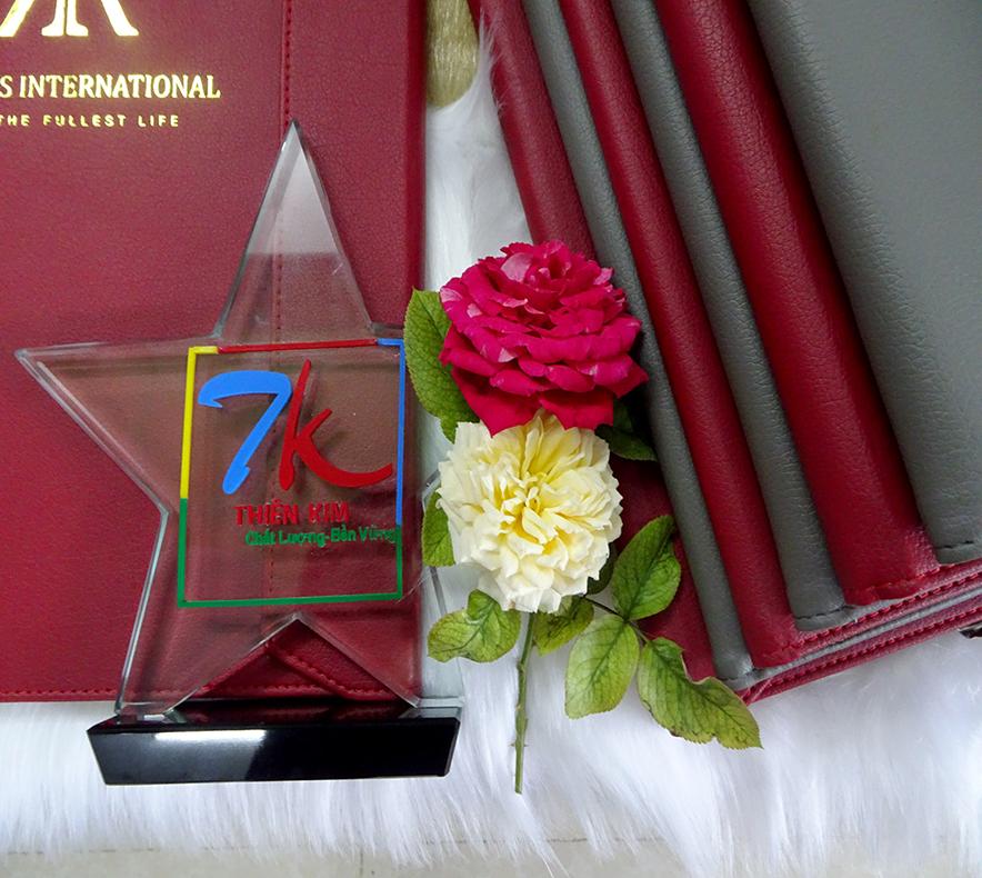 Nơi chuyên làm cuốn menu, nhận làm bìa menu, làm cuốn thực đơn, làm bìa menu da, làm bìa kẹp hóa đơn,