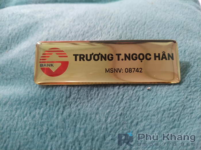 Cơ sở chuyên làm bảng tên vàng cái áo