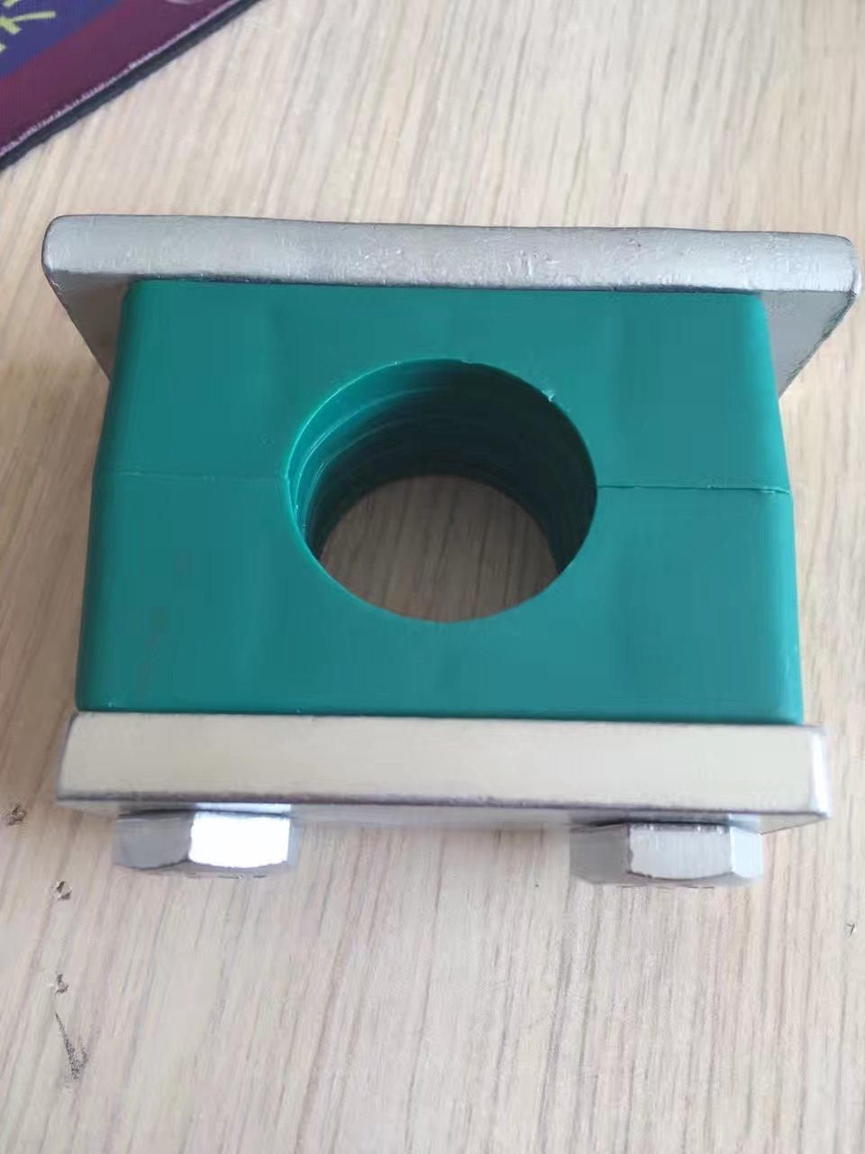 Kẹp ống nước inox nhiều size,  Kẹp ống thủy lực, Cùm thủy lực