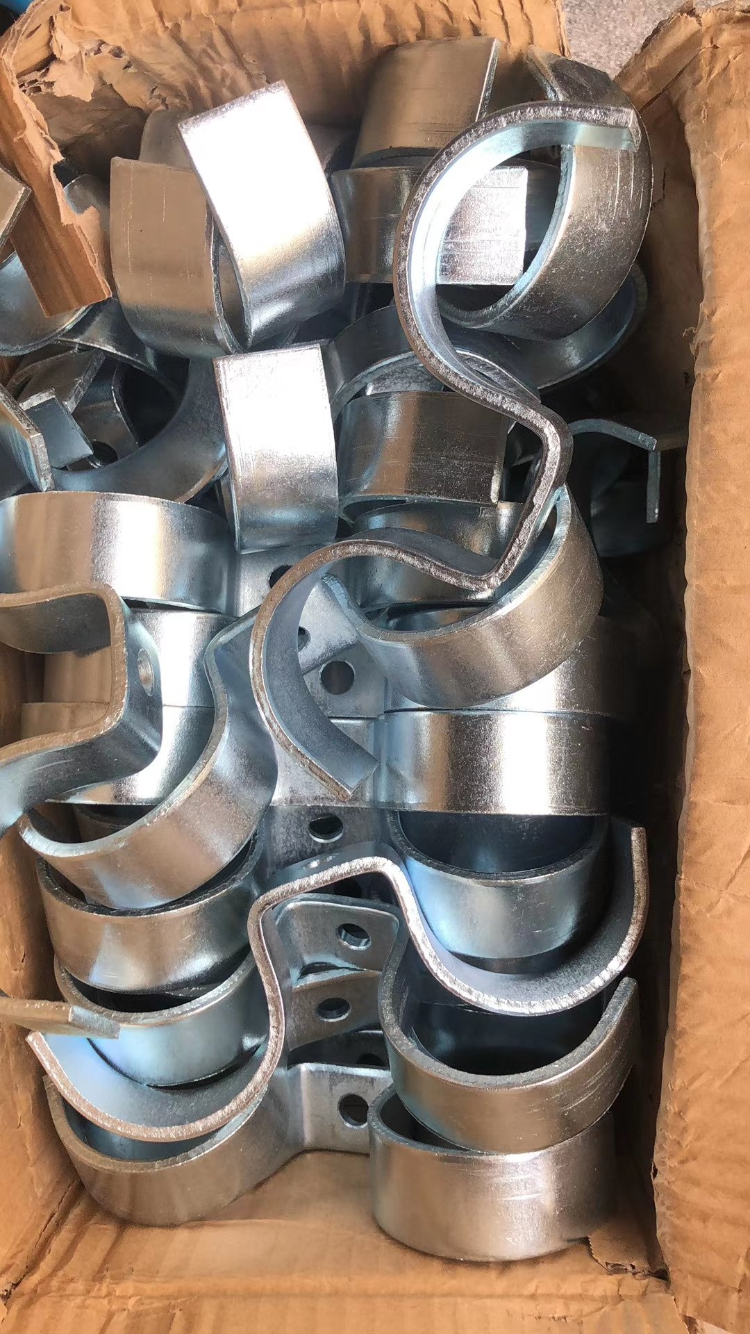 Kẹp ống, cùm ống không có ron cao su, Kẹp ống, cùm ống có ron cao su